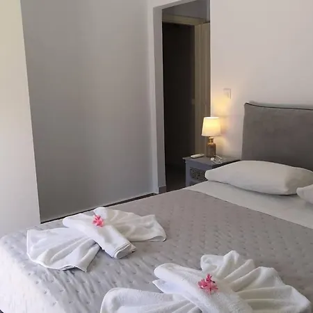 Lefko's House- Contemporary, Fully Renovated House Ferienhaus Kassiopi