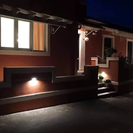 Feriehus Lefko's House- Contemporary, Fully Renovated House *