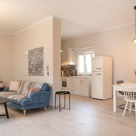 Ferienhaus Lefko's House- Contemporary, Fully Renovated House *