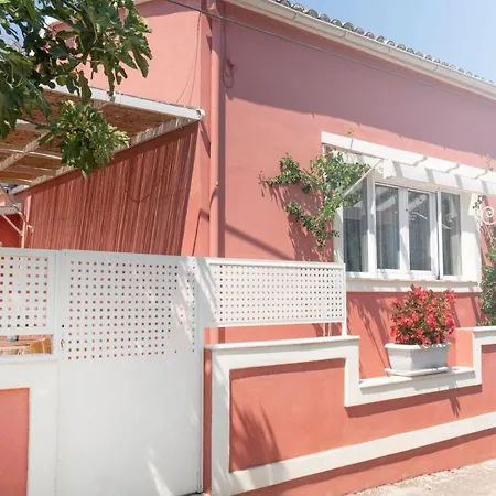 Lefko's House- Contemporary, Fully Renovated House Holiday home