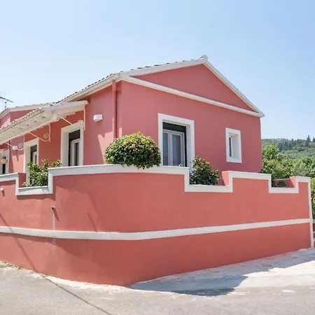 Lefko's House- Contemporary, Fully Renovated House Ferienhaus Kassiopi
